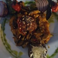 Lasagna com espetada de pimentos at Metamorphosis in Sintra