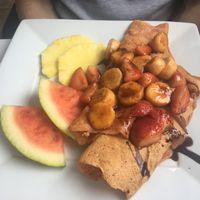 Crêpes fraises bananes at Vegano in Montreal