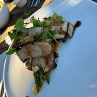 Steak van kruisdisteloesterzwam met gegrilde little gem, crème van bataat, kweeperengelei & balsamico en roseval aardappelen at Loods Lunge Restaurant in West-terschelling