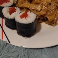 Gyoza, hosomaki de nabo, ensalada de bambú (menma) at V-Ramen - Alvaro Obregon in Mexico City