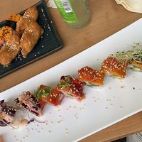 Rainbow sushi + Inari nigiri  at MakiMaki Sushi Green in Cologne