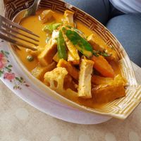 vegan red curry with tofu,  a lot of coconut milk at Jungle Kitchen in Ao Nang