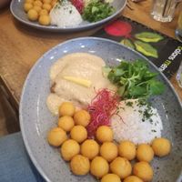 Weekend menu :
I believe it was seitan with mango sauce, rice potato ball thingies at Balans Bistro in Bratislava