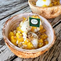 Vegan coconut ice cream with fresh coconut, mango, sticky rice and toasted rice at Coco Mama in Boracay