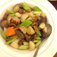 http://www.meetup.com/Meat-Free-Hong-Kong/photos/26395282/ 合桃菇丁Diced mushroom with walnut at Tung Fong Siu Kee Yuen 東方小祇園 in Hong Kong Island