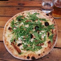 Queen's Pizza at Chutnej in Vinohrady