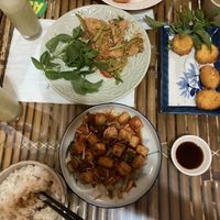 Sechuan Tofu, Lemongrass Tofu und frittierter Tofu der leicht käsig war von der Konsistenz😋  at Yen Nha Hang Chay & Yoga in Nha Trang