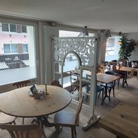  at KaffeeKlatsch in Davos Platz