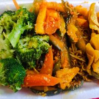 Take away fried noodles and hokkien mee plus 3 dishes $3 only at Lian Yuan 莲缘素 in Central Singapore