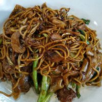 The most delicious fried kwayteow-mee (with chilli) in Singapore is here at Lian Yuan 莲缘素 in Central Singapore