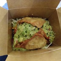 Wan Tans auf Auberginensalat at 1990 Vegan Living in Berlin