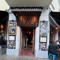 front entry with outdoor seating at 1990 Vegan Living in Berlin