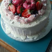 A bespoke cake we ordered at VIDA Bakery - Online in East London