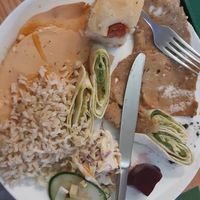 buffet plate at DaTerra - Bom Sucesso Markt in Porto