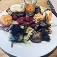 Fantastische verse Vegan gerechten   at DaTerra - Bom Sucesso Markt in Porto