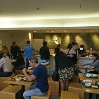 Busy, busy at DaTerra - Bom Sucesso Markt in Porto