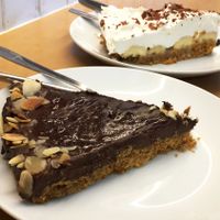 BEST DESSERTS EVER OMG at DaTerra - Bom Sucesso Markt in Porto