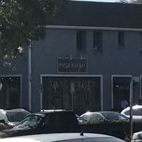 outside view at Mesa Burger in Santa Barbara