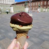 Pistachio and guiandujotto flavours. at Vanilla - Creams & Fruits in Turin