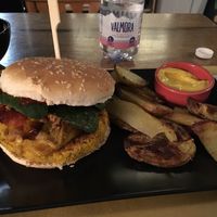 Smoky BBQ vegan burger, 10 euros at Gorilla in Turin
