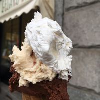 Almond and gianduia gelato with whipped cream at Il Gelato Amico - Principi d'Acaja in Turin