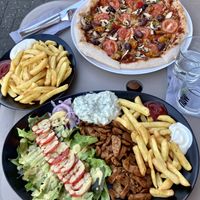 Gyros Teller / Pizza Mista / Airfried Pommes  at Veganel in Nuremberg