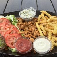 Gyros Teller. Geschmacklich top, aber preis/Leistung.. fehlt mir persönlich das griechische flaire   at Veganel in Nuremberg