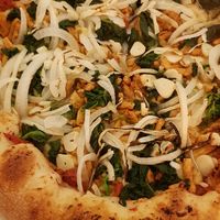 Pizza Spinaci at Veganel in Nuremberg