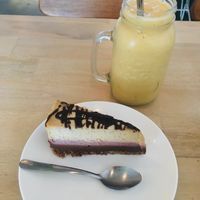 Berry cheesecake at Luv Burger in Nosara