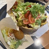 Vegan Friet Royal, vegan kaaskroket and vegan vidékroket  at Frituur De Papegaai in Ghent