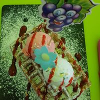 Vegan waffle with lemon and strawberry ice cream at Gelatomania in Gran Canaria