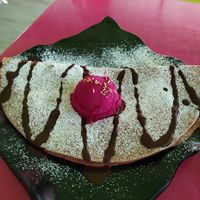 Crepe vegan con plátano, chocolate fundido y sorbete de tuno indio at Gelatomania in Gran Canaria