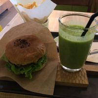 My set at Moomoo Burger & Smoothie in Busan