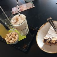 Iced latte and tart  at Madam Bakster in Ghent