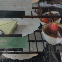 Choco mousse and vanilla tart at Madam Bakster in Ghent