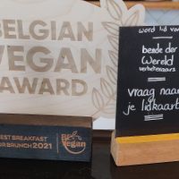 Belgian vegan award at Madam Bakster in Ghent