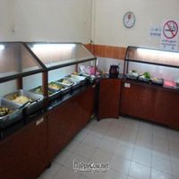 =) Buffet spread overview at Khouadin Vegetarian in Vientiane