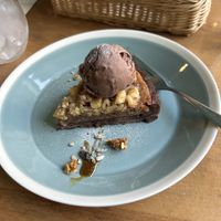 Vegan cake and ice creamm  at Yidaki Cafe in Kobe