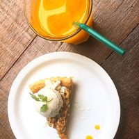 Nut pie with vegan ice and mikan juice  at Yidaki Cafe in Kobe