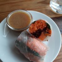 Rice wrapper vegetable rolls at Vero L'Autre Cantine in Paris