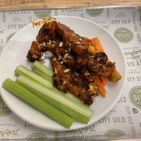 Buffalo Cauliflower + Tempeh Bites #Veganuary at City Silo Table + Pantry in Memphis