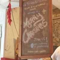 Contacts at El Shamuskia'o in Havana