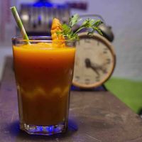 Jugo de zanahoria at El Shamuskia'o in Havana