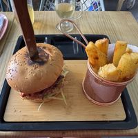 Crillo burger & yucca friess   at El Veggie in Arequipa