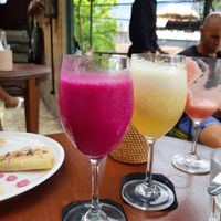 Коктейль и ананасовый сок at Lazy Cats  in Ubud