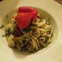 zucchini spaghetti with pesto sauce at BumpGreen in Madrid