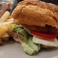 No chicken burger  at Omphalos in Arequipa