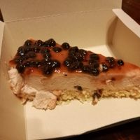 Blueberries cake at Omphalos in Arequipa