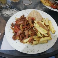 Lomo Saltado vegano, expectacular!!! at Omphalos in Arequipa