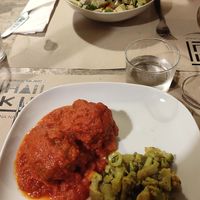 Artichauts farcis et salade variées avec du tofu at Haiku in Palermo